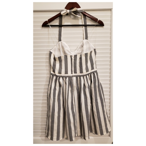 Gianni Bini Striped Halter Sundress Medium NWOT - Picture 3 of 5